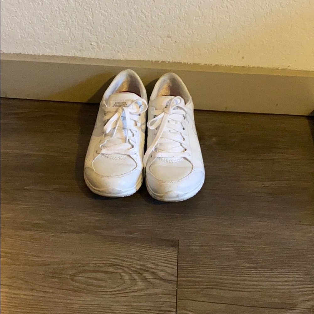 Slip resistant Skechers  size 6